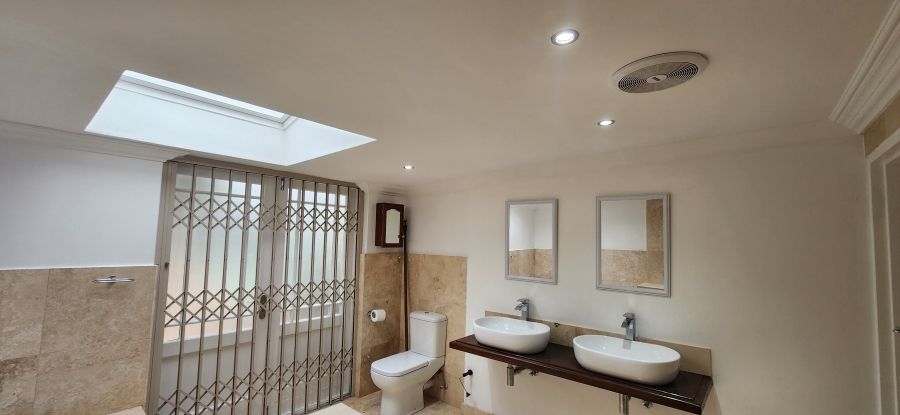 To Let 3 Bedroom Property for Rent in Meadowridge Western Cape